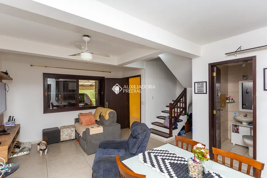 Foto 1 de Casa de Condomínio com 3 Quartos à venda, 185m² em Teresópolis, Porto Alegre