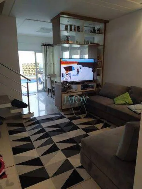 Foto 1 de Sobrado com 3 Quartos à venda, 109m² em Villa Branca, Jacareí