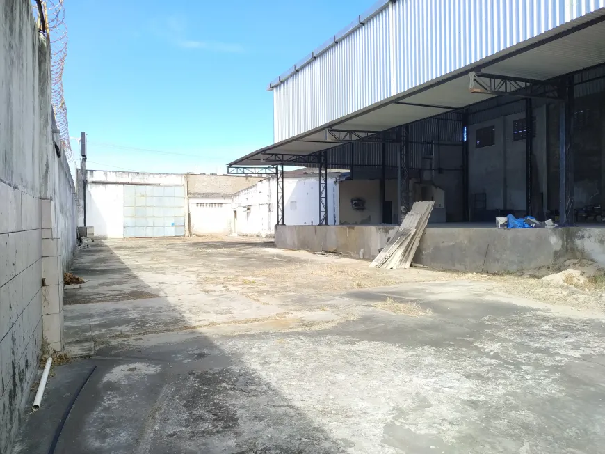 Foto 1 de Galpão/Depósito/Armazém para alugar, 1700m² em BR 116, Fortaleza