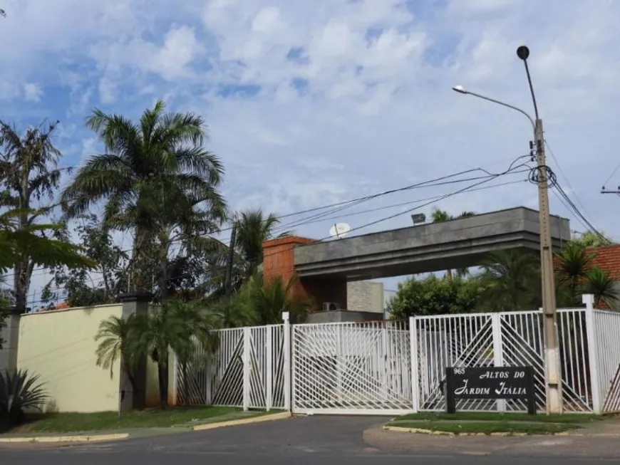 Foto 1 de Casa com 3 Quartos à venda, 285m² em Jardim Itália, Cuiabá