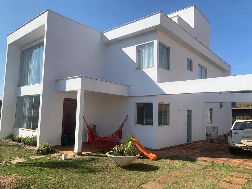 Foto 1 de Casa com 3 Quartos à venda, 222m² em Balneario Água Limpa, Nova Lima