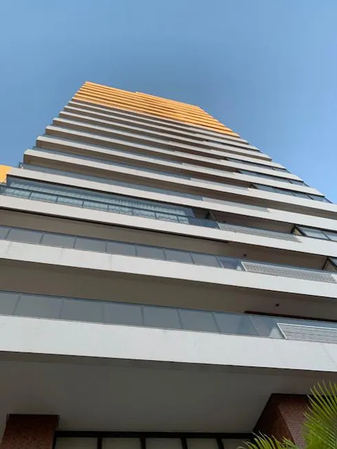Foto 1 de Apartamento com 4 Quartos à venda, 193m² em Barra, Salvador