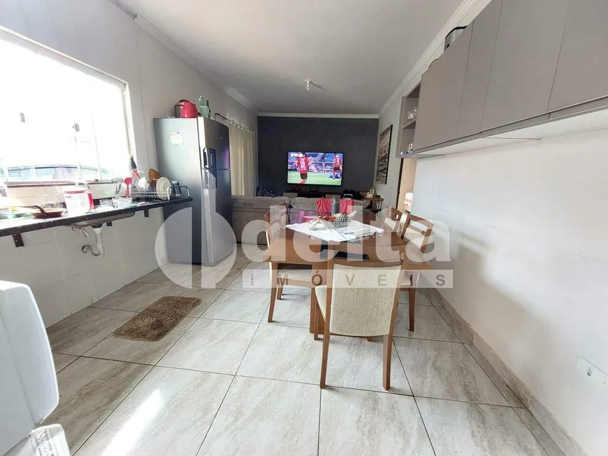 Foto 1 de Casa com 3 Quartos à venda, 210m² em Loteamento Monte Hebron, Uberlândia