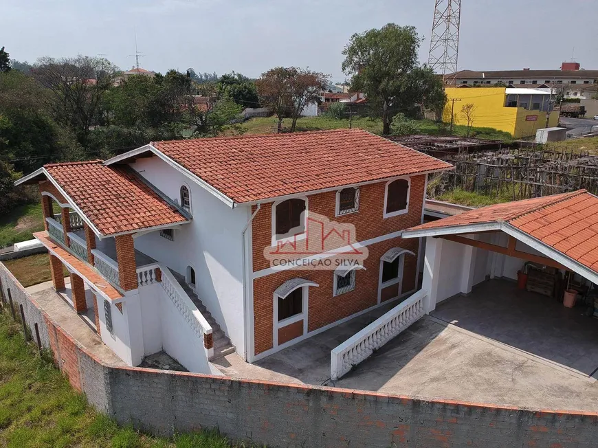 Foto 1 de Casa com 6 Quartos à venda, 227m² em CENTRO, Águas de São Pedro