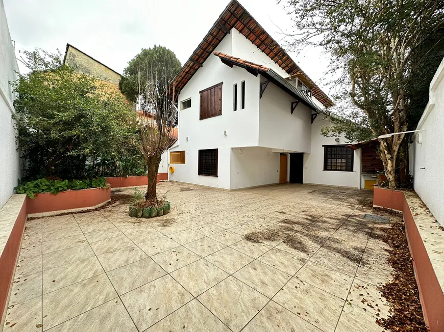 Foto 1 de Casa com 5 Quartos à venda, 180m² em Santa Amélia, Belo Horizonte