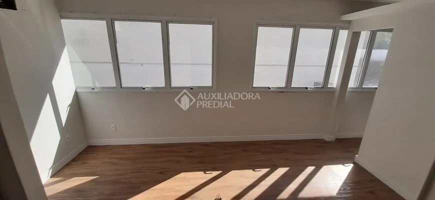 Foto 1 de Sala Comercial à venda, 34m² em Menino Deus, Porto Alegre