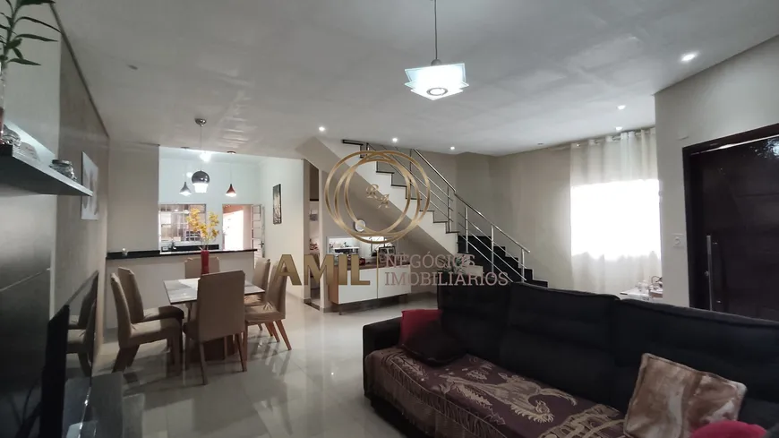 Foto 1 de Sobrado com 4 Quartos à venda, 224m² em Loteamento Villa Branca, Jacareí