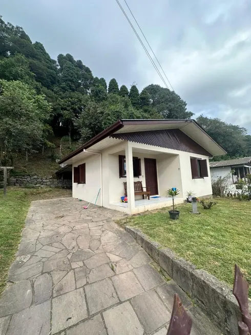 Foto 1 de Casa com 2 Quartos à venda, 100m² em Piratini, Gramado