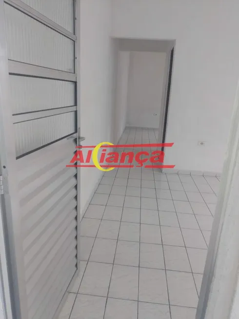 Foto 1 de Casa com 1 Quarto para alugar, 35m² em Parque Mikail, Guarulhos