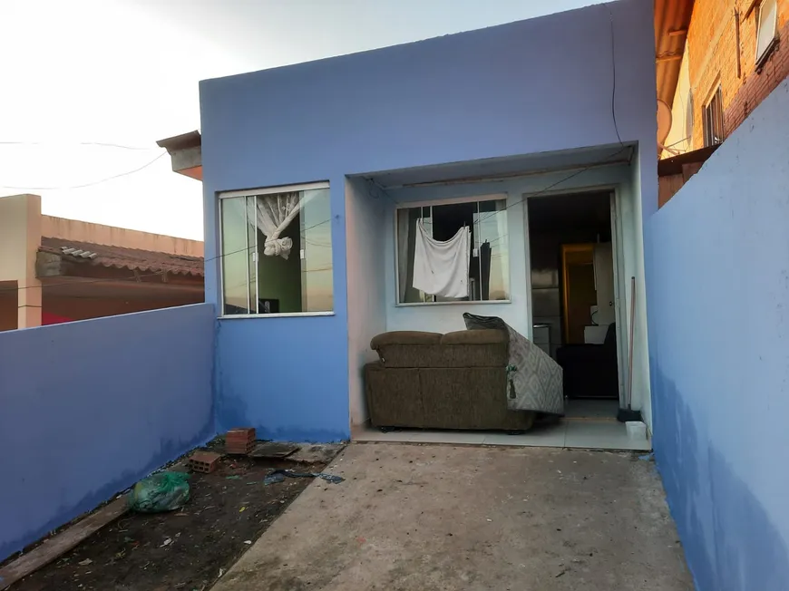 Foto 1 de Casa com 2 Quartos à venda, 50m² em Jardim Santa Rita de Cassia, Campina Grande do Sul