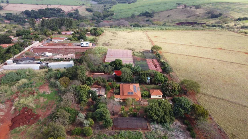 Foto 1 de Fazenda/Sítio com 3 Quartos à venda, 244m² em , Cravinhos