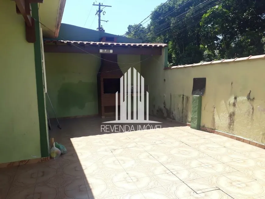 Foto 1 de Casa com 2 Quartos à venda, 135m² em Vila Scarpelli, Santo André
