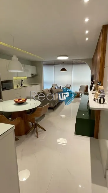 Foto 1 de Apartamento com 2 Quartos à venda, 74m² em Ipanema, Rio de Janeiro