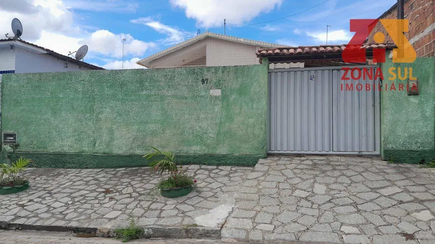 Foto 1 de Casa com 2 Quartos à venda, 90m² em Funcionários, João Pessoa