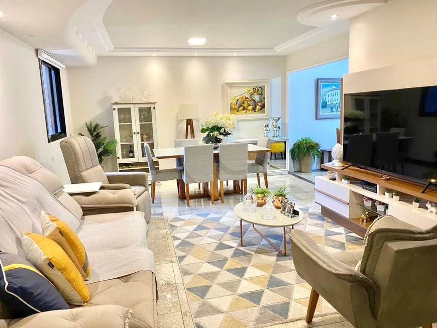 Foto 1 de Apartamento com 3 Quartos à venda, 120m² em Enseada do Suá, Vitória