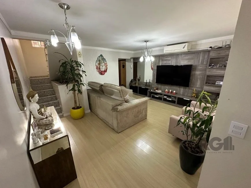 Foto 1 de Casa com 4 Quartos à venda, 160m² em Farrapos, Porto Alegre