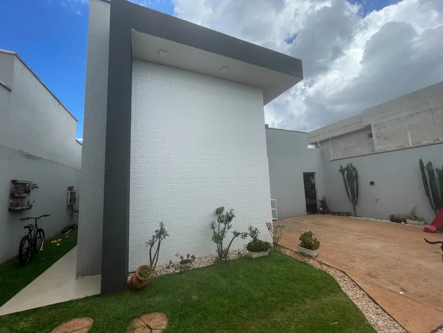 Foto 1 de Casa com 3 Quartos à venda, 150m² em Residencial Campos Eliseos, Rio Verde