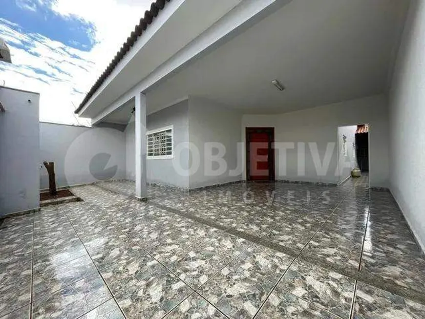 Foto 1 de Casa com 4 Quartos à venda, 161m² em Gravatás, Uberlândia