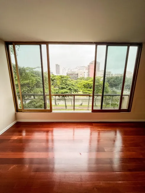 Foto 1 de Apartamento com 4 Quartos para alugar, 155m² em Leblon, Rio de Janeiro
