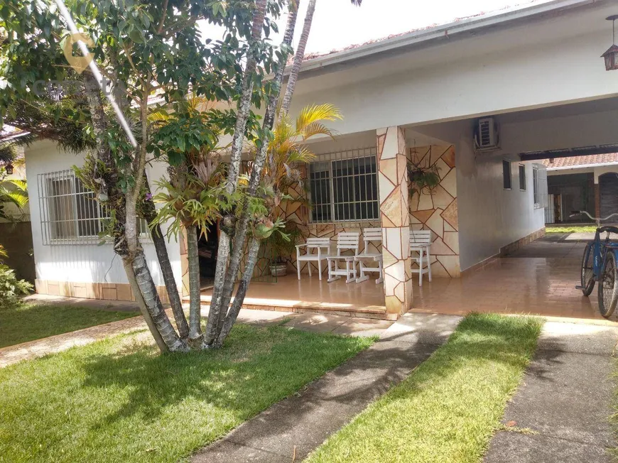 Foto 1 de Casa com 6 Quartos à venda, 256m² em Balneário Remanso, Rio das Ostras