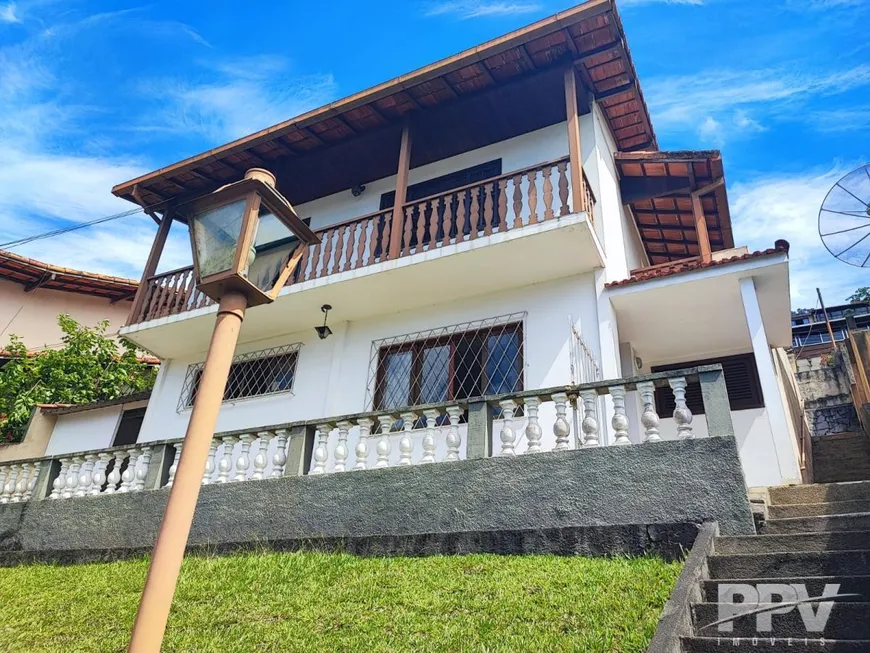 Foto 1 de Casa com 3 Quartos à venda, 600m² em Agriões, Teresópolis