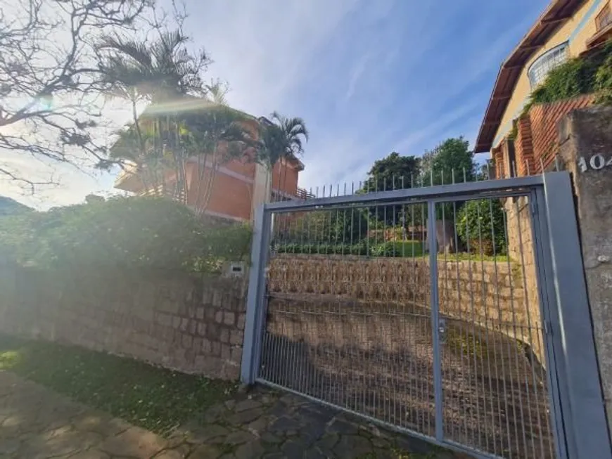 Foto 1 de Casa com 4 Quartos à venda, 420m² em Vila Assunção, Porto Alegre