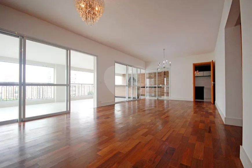 Foto 1 de Apartamento com 4 Quartos à venda, 250m² em Vila Mariana, São Paulo