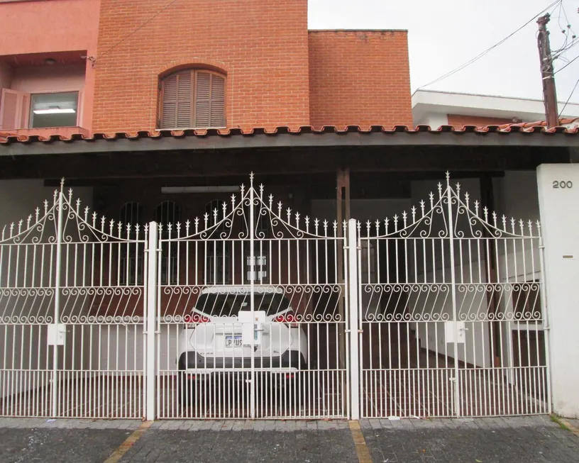 Foto 1 de Casa com 2 Quartos à venda, 180m² em Vila Hamburguesa, São Paulo