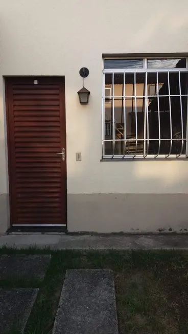 Foto 1 de Casa de Condomínio com 2 Quartos à venda, 56m² em Jóquei Clube, São Gonçalo