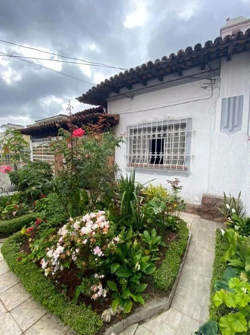 Foto 1 de Casa com 3 Quartos à venda, 280m² em Vila Monumento, São Paulo