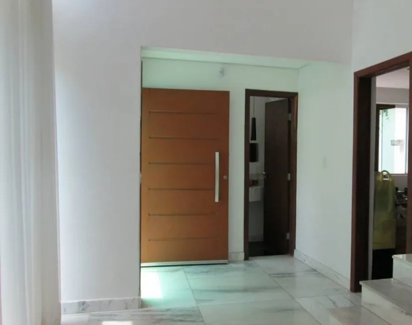 Foto 1 de Casa com 4 Quartos à venda, 412m² em Santa Lúcia, Belo Horizonte