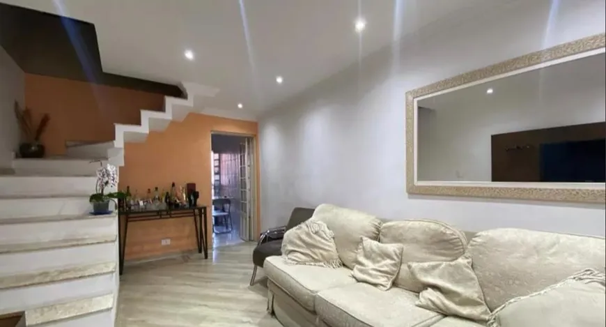 Foto 1 de Casa com 2 Quartos à venda, 130m² em Jardim Santa Cecília, Barueri