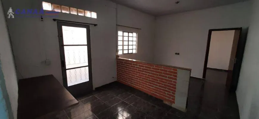 Foto 1 de Casa com 1 Quarto para alugar, 40m² em Campo Limpo, São Paulo