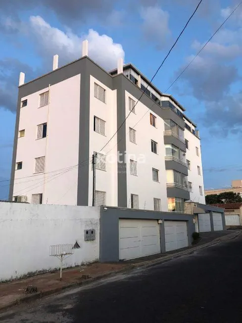 Foto 1 de Apartamento com 3 Quartos à venda, 95m² em Tubalina, Uberlândia