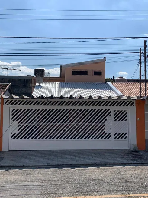 Foto 1 de Sobrado com 4 Quartos à venda, 240m² em Quitaúna, Osasco