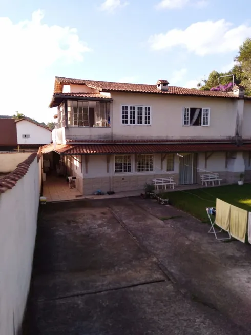 Foto 1 de Casa com 3 Quartos à venda, 500m² em Parque Jardim da Serra, Juiz de Fora