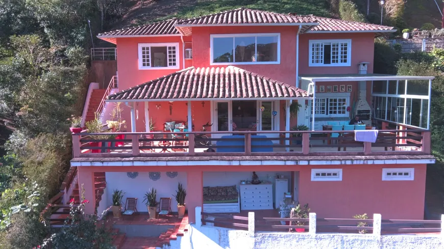 Foto 1 de Casa com 3 Quartos à venda, 300m² em Itaipava, Petrópolis