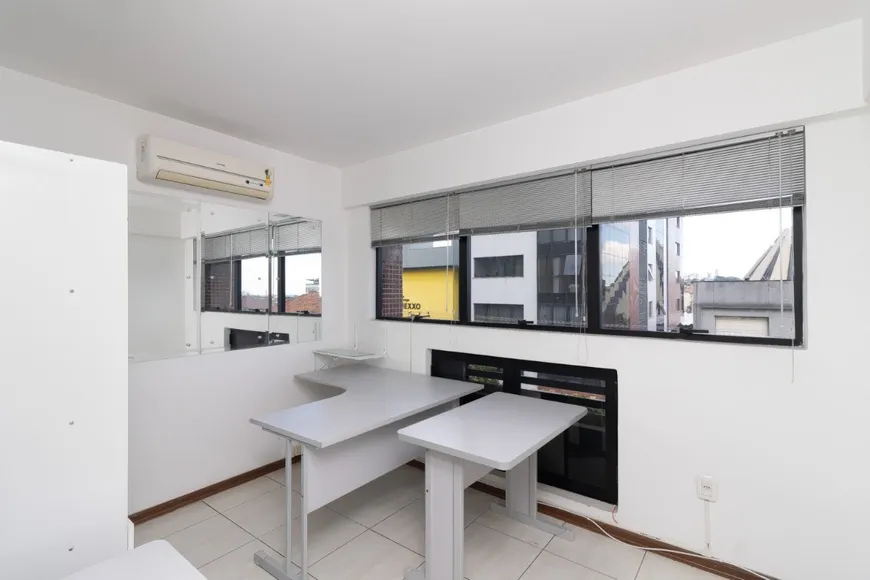 Foto 1 de Sala Comercial com 1 Quarto para alugar, 35m² em Passo da Areia, Porto Alegre