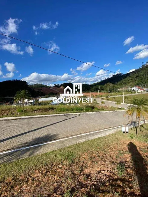 Foto 1 de Lote/Terreno à venda, 318m² em Bateas, Brusque