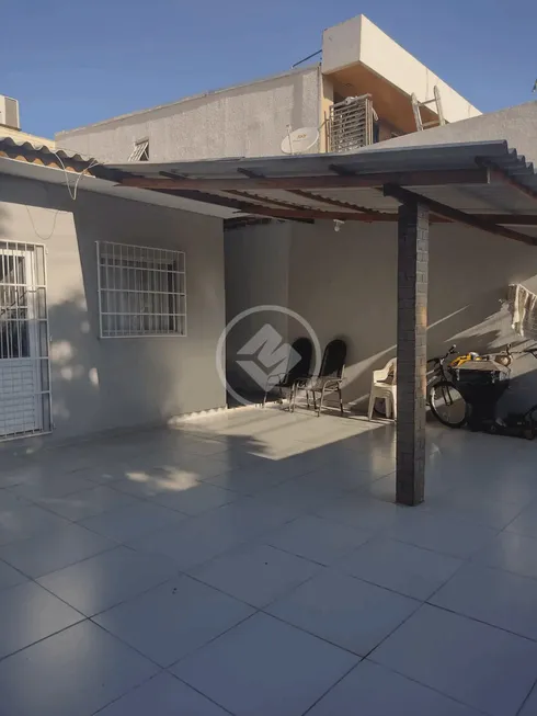 Foto 1 de Casa com 3 Quartos à venda, 66m² em Parque Residencial Tuiuti, Maringá