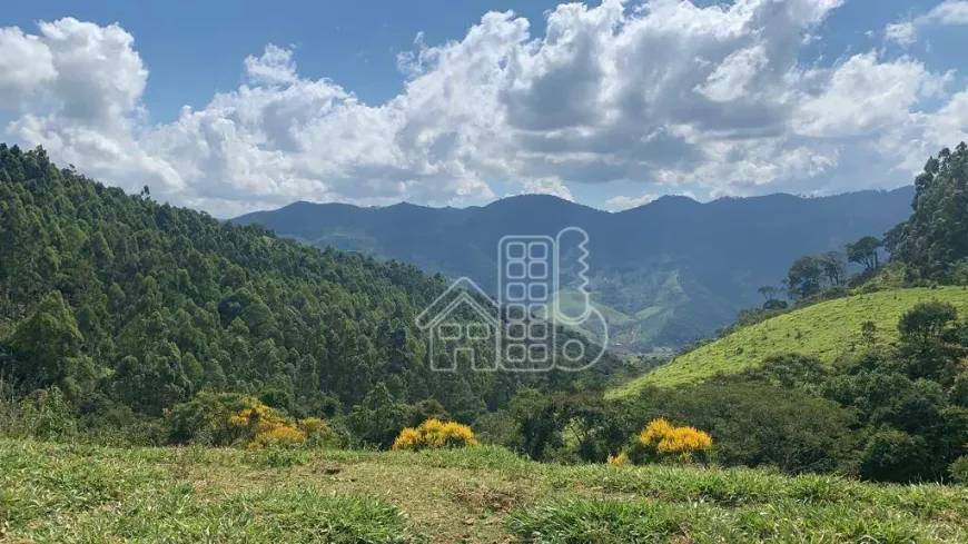 Foto 1 de Fazenda/Sítio com 6 Quartos à venda, 5000m² em Area Rural de Itajuba, Itajubá