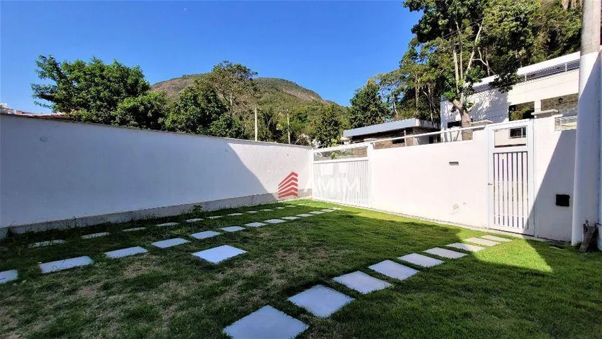 Foto 1 de Casa com 4 Quartos à venda, 150m² em Itacoatiara, Niterói