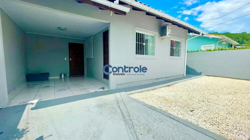 Foto 1 de Casa com 2 Quartos à venda, 70m² em São Sebastião, Palhoça