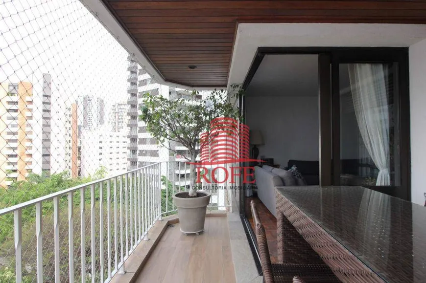 Foto 1 de Apartamento com 3 Quartos à venda, 177m² em Moema, São Paulo