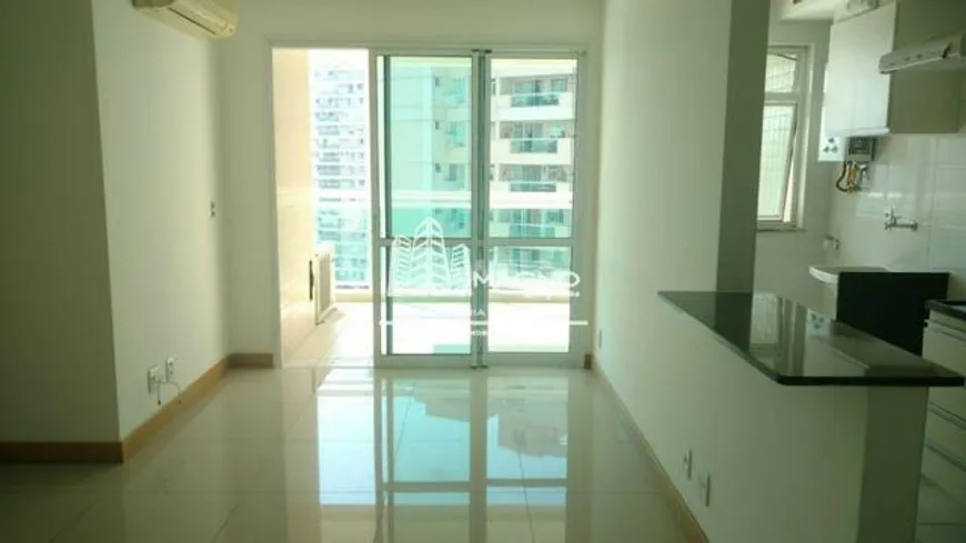 Foto 1 de Apartamento com 3 Quartos à venda, 74m² em Barra da Tijuca, Rio de Janeiro