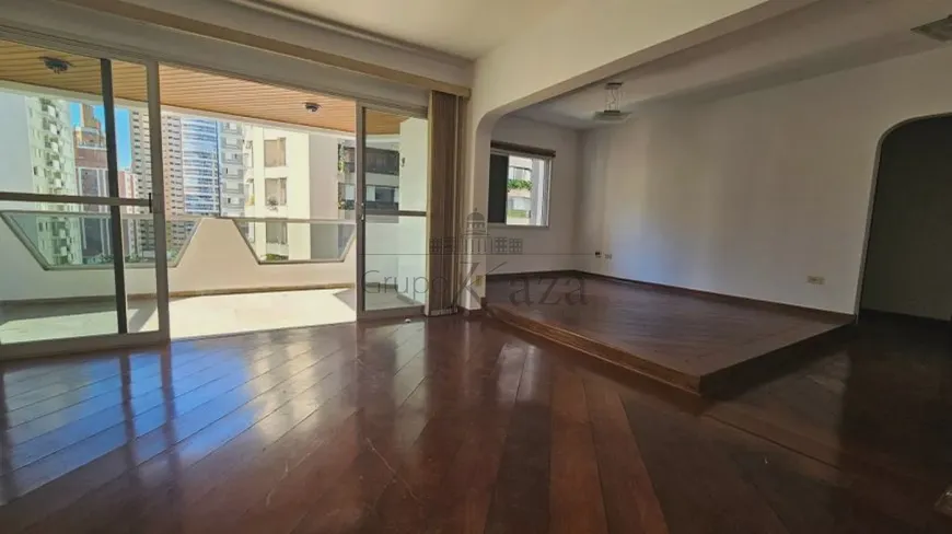 Foto 1 de Apartamento com 4 Quartos à venda, 199m² em Moema, São Paulo