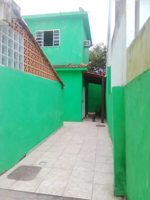 Foto 1 de Casa com 2 Quartos à venda, 96m² em Vila Sarapui, Duque de Caxias