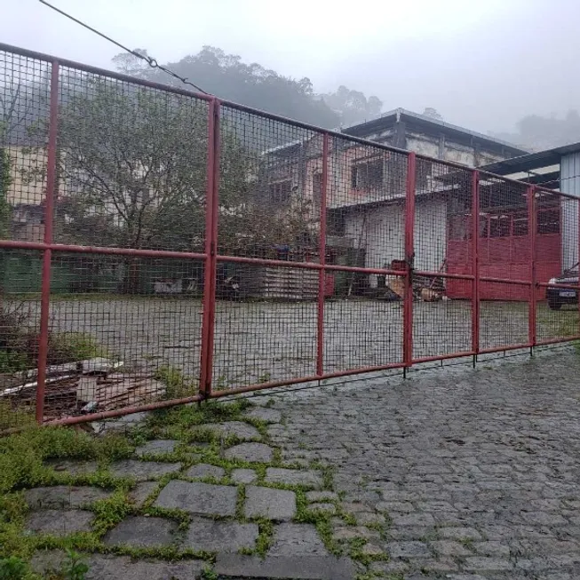 Foto 1 de Galpão/Depósito/Armazém para alugar, 800m² em Coronel Veiga, Petrópolis