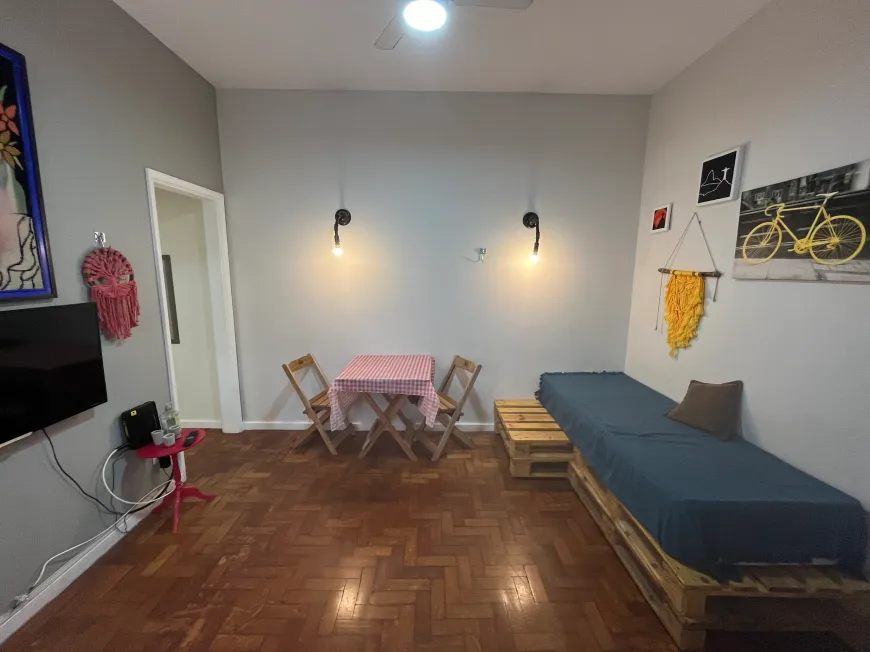 Foto 1 de Apartamento com 1 Quarto para alugar, 53m² em Copacabana, Rio de Janeiro