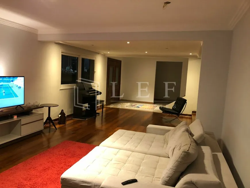 Foto 1 de Casa com 5 Quartos à venda, 323m² em Morumbi, São Paulo